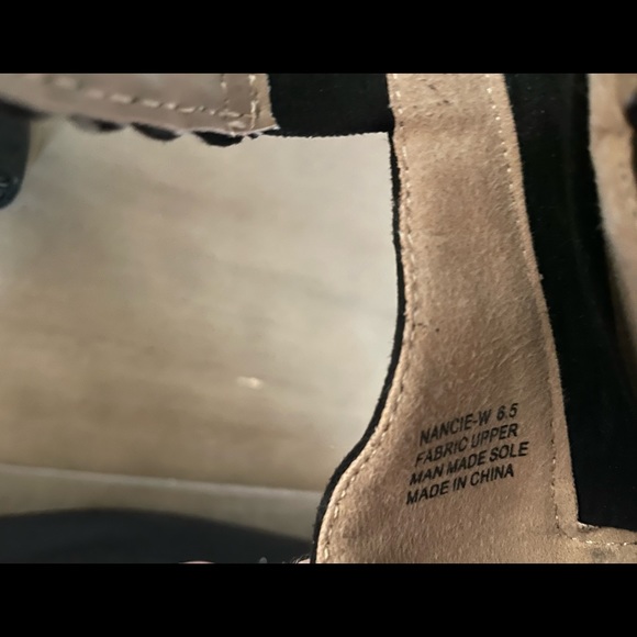 Women’s Black Zip Up Rock & Candy Sandals with Tassels! - Picture 7 of 8